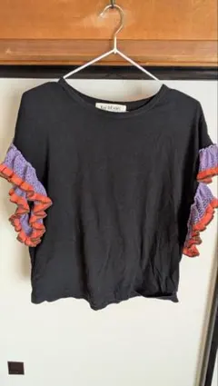 Ray BEAMS フリルスリーブ Tシャツ ブラックのサムネイル