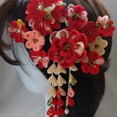 ちりめん　髪飾り　赤　レトロ　七五三　卒業式　袴　成人式　和装　下がり