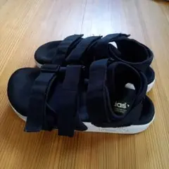 adidas ブラック スポーツサンダル