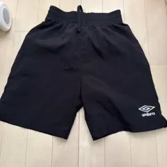 umbro 黒 ハーフパンツ