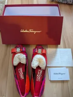 【新品未使用】Salvatore Ferragamo ヴァラリボンバレエシューズ