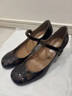 【美品】エナメルメリージェーンストラップ付きパンプスシューズ レオパードブラウンのサムネイル