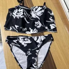 モノトーン 花柄 セパレートビキニのサムネイル
