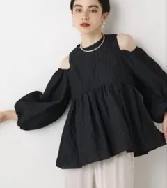 ウィムガゼット THE PAUSE ランダムジャガードパフブラウスのサムネイル