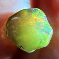 上質 プレシャス バイカラー ブラック オパール 希少 宝石 原石 1.8ct