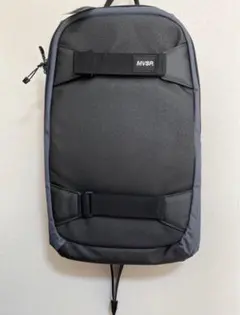 新品ムーブスポーツデサントデイバッグ25L 通勤リュックPC収納ビジネスリュックのサムネイル