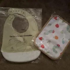 The Very Hungry Caterpillar スタイとタオルセット