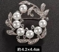 シルバーカラー　ブローチ　パールブローチ　フォーマル
