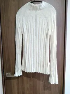 ZARA 新品　タグなし　リブ編みダメージ加工　長袖セーター M　オフホワイト