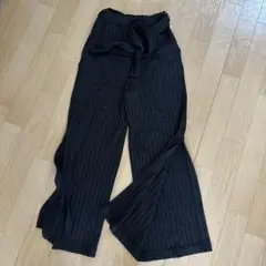 ベルシュカ　黒パンツ