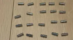 (匿名配送可)棚ダボ　20個　5mm ✕ 16mmのサムネイル