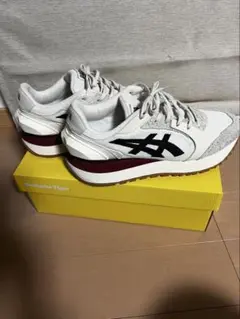 新品Onitsuka Tiger スニーカー ホワイト/ブラック/バーガンディ