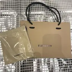ゆ*ん様 Burberry 未開封　新品　プレゼント包装(紙袋付き) ワンピース Burberry 完全新品プレゼント包装(紙袋付き) ワンピース70cm