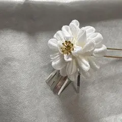 白い花の髪飾り