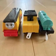 プラレール きかんしゃトーマス　シリーズ 仲間　レベッカ　貨車セット