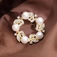 ブローチ パール ゴールド 上品 ラインストーン キラキラ アクセサリー 葉っぱ