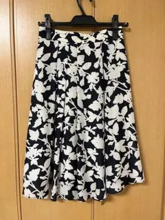 UNTITLED 花柄フレアスカート　Sサイズ