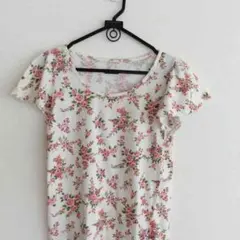 Dip Drops Tシャツ Ⓜ︎★ 白地ピンクのバラ柄のサムネイル