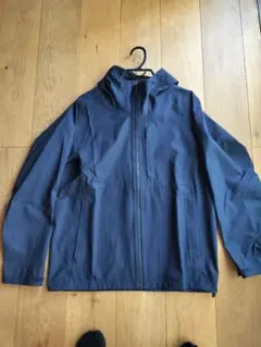 ユニクロ 　ブロックテックパーカ 　ネイビー メンズＭサイズ