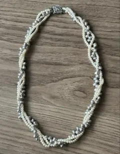 三連パール　スクリューネックレス　ホワイト×グレー