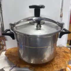 SEB 製アルミニウム圧力鍋 フランス製状態は画像を良く見て購入して下さいのサムネイル