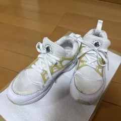 NIKE AIR HUARACHE レディース スニーカー 23.5cm