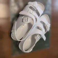 BIRKENSTOCK　オスロ　白　美品　３９２５センチナロー幅のサムネイル