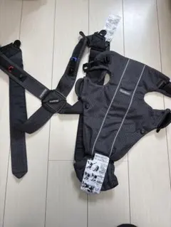 【美品】ベビービョルンキャリアmini メッシュ　グレー　抱っこ紐