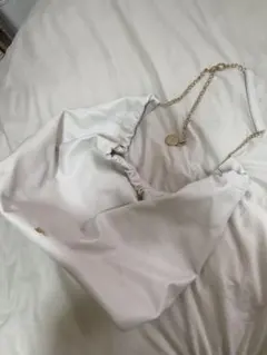 ホワイトショルダーバッグ ギャザー付き