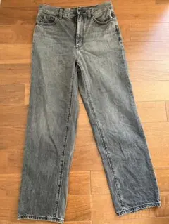 美品 GU ハイライズストレートジーンズ ダークグレーMサイズ