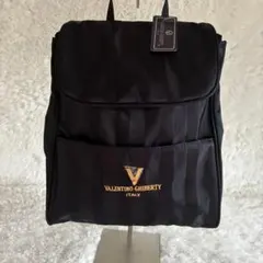 ★新品★VALENTINO GHIBERTY リュック 黒　ストライプ柄のサムネイル