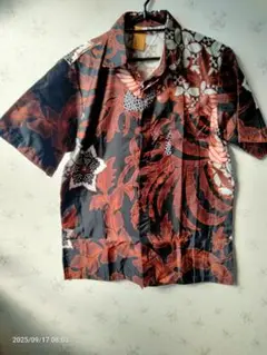 Batik バティックシャツスラカルタの文様-ブラウンとブラック(L-半袖)