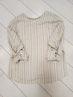 新品 ROSIEE ストライプ柄 ブラウス ベージュのサムネイル