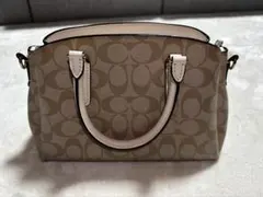 Coach ベージュ ハンドバッグ ショルダーストラップ付き