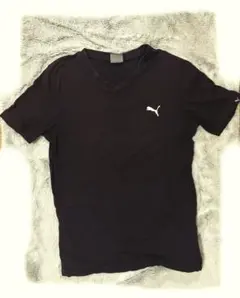 PUMA ブラック Vネック Tシャツ XS