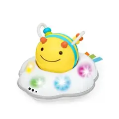 雲と蜂のキャラクターおもちゃ