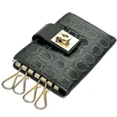 フェラガモ SALVATORE FERRAGAMO キーケース 6連 226076 ゴールド金具 ブラック 本革【中古】Aランク 楽天市場】フェラガモ SALVATORE FERRAGAMO キーケース 6連 226076