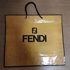 GUCCI FENDI ショップ袋 2枚セット - メルカリ