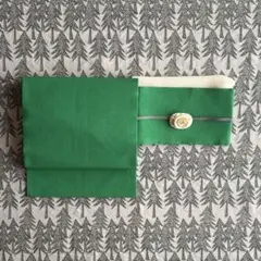 美品　鮮やかなグリーン　正絹　名古屋帯　名古屋仕立て　個性的　華やか パーティに