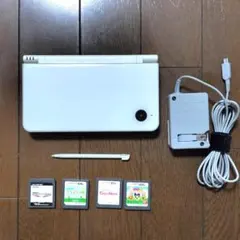 ◆ニンテンドー◆DSi LL◆本体・充電器◆ホワイト◆ソフト付き◆
