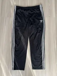 adidas トラックパンツ 黒　Msize