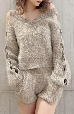 GYDA レースアップシャギーニット TOPS （ベージュ）