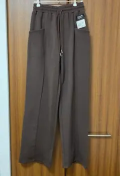 DAZY ドローストリングウエストスローガン スウェットパンツ