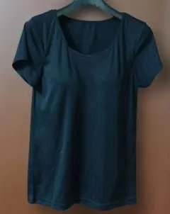 ブラ付き黒半袖Tシャツ