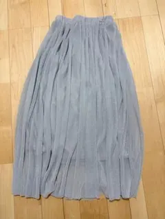 レディース　シルバー プリーツ ロングスカート　ストレート