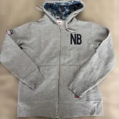 New Balance グレー フード付きパーカー Sのサムネイル