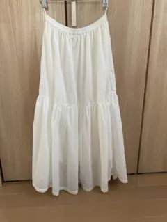 a.v.v ホワイト ロングフレアスカートのサムネイル
