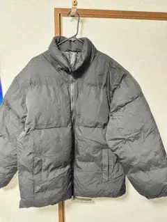 黒のダウンジャケット（収納袋付き）