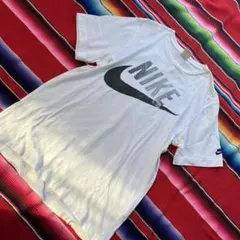 NIKE ヴィンテージ加工ロゴ Tシャツ ホワイトのサムネイル