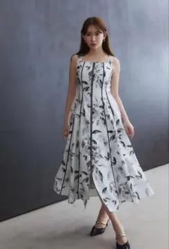 Herlipto Noemie Floral Zip-Up Dress - メルカリ